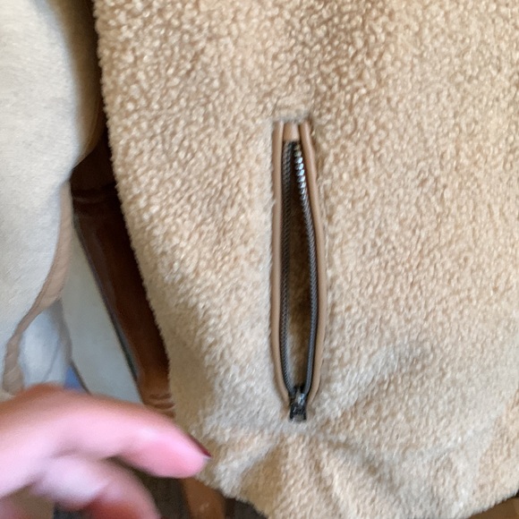 Abrocrombie fleece jacket - Picture 2 of 4